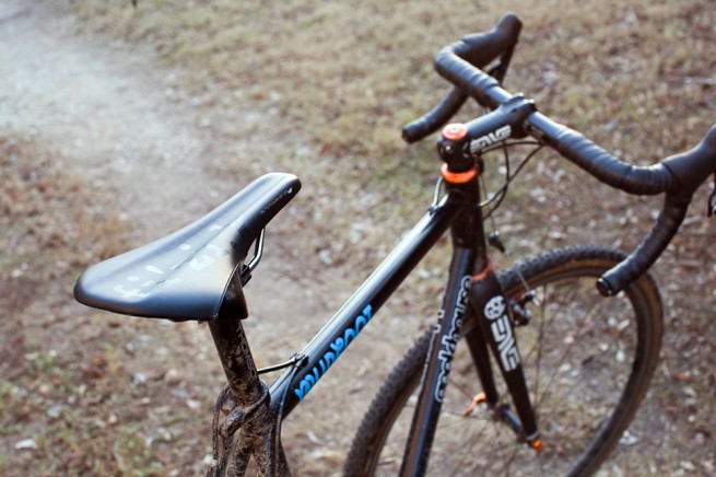 カメループ　fizik ANTARES VS CARBON BRAIDED fizik-fizik-antares-versus-x-