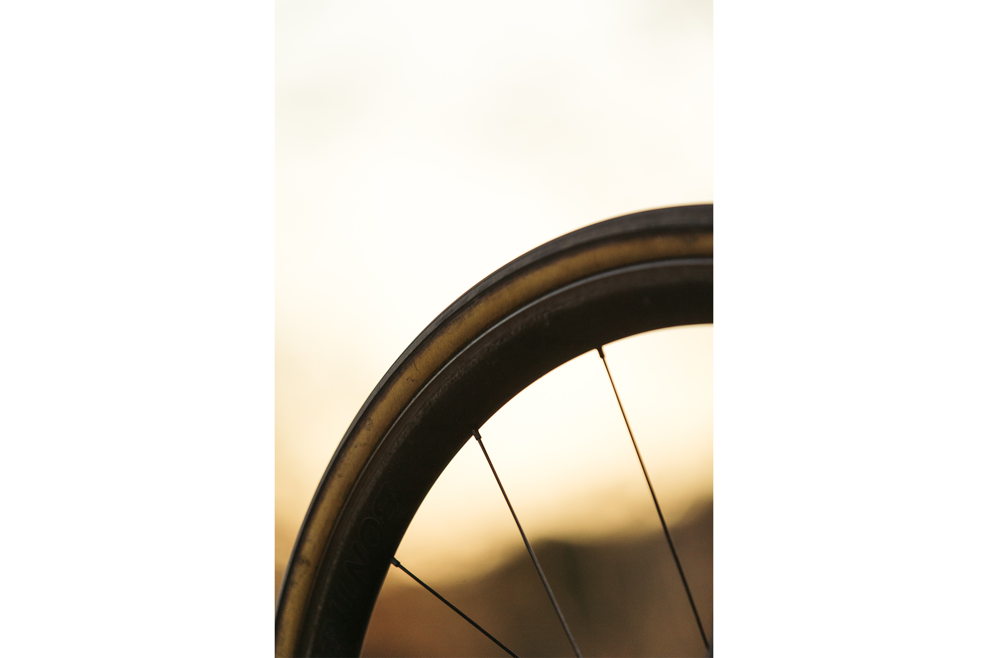 bontrager aeolus xxx 4 tlr clincher road wheel