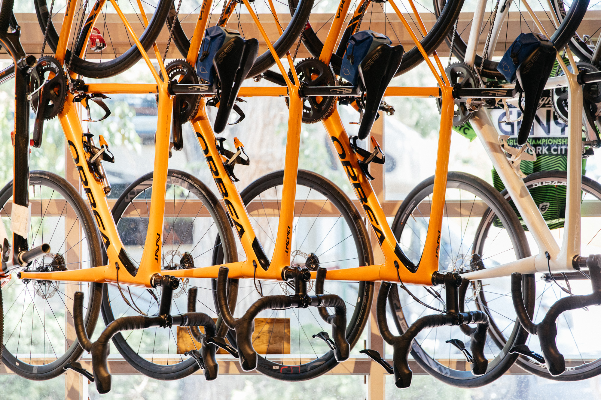 menlo velo hours