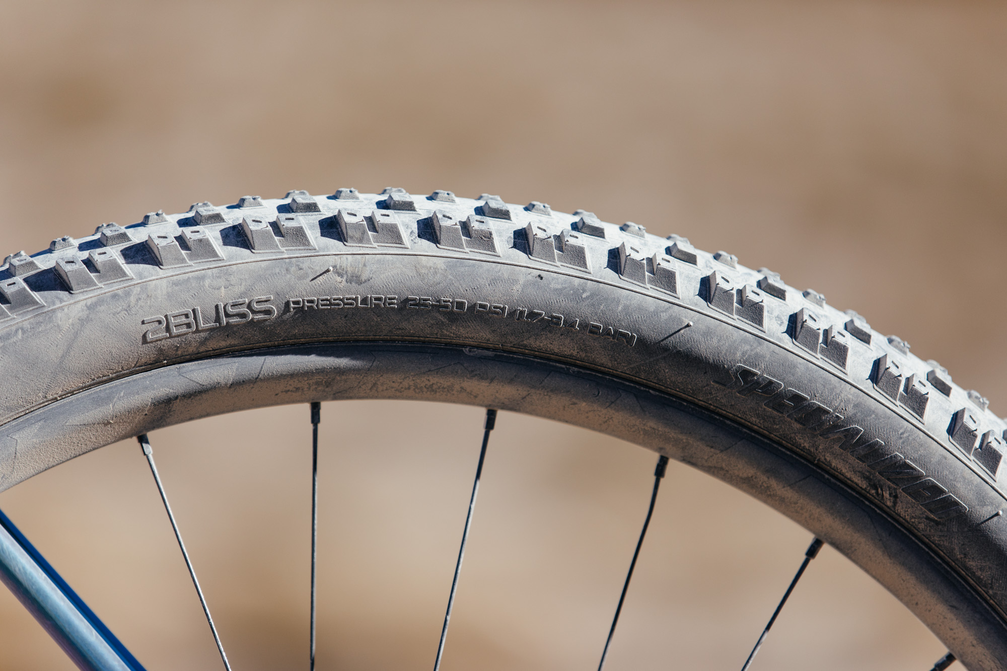 Specialized hot sale awol 650b
