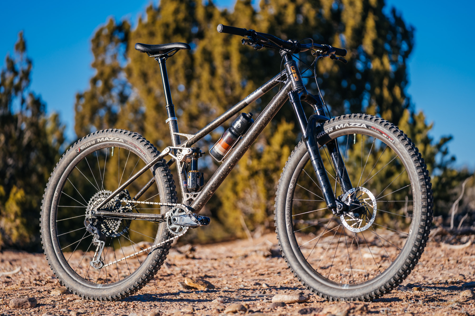An Evolved Steel Trail Bike: REEB Cycles SST Full Suspension Review ...
