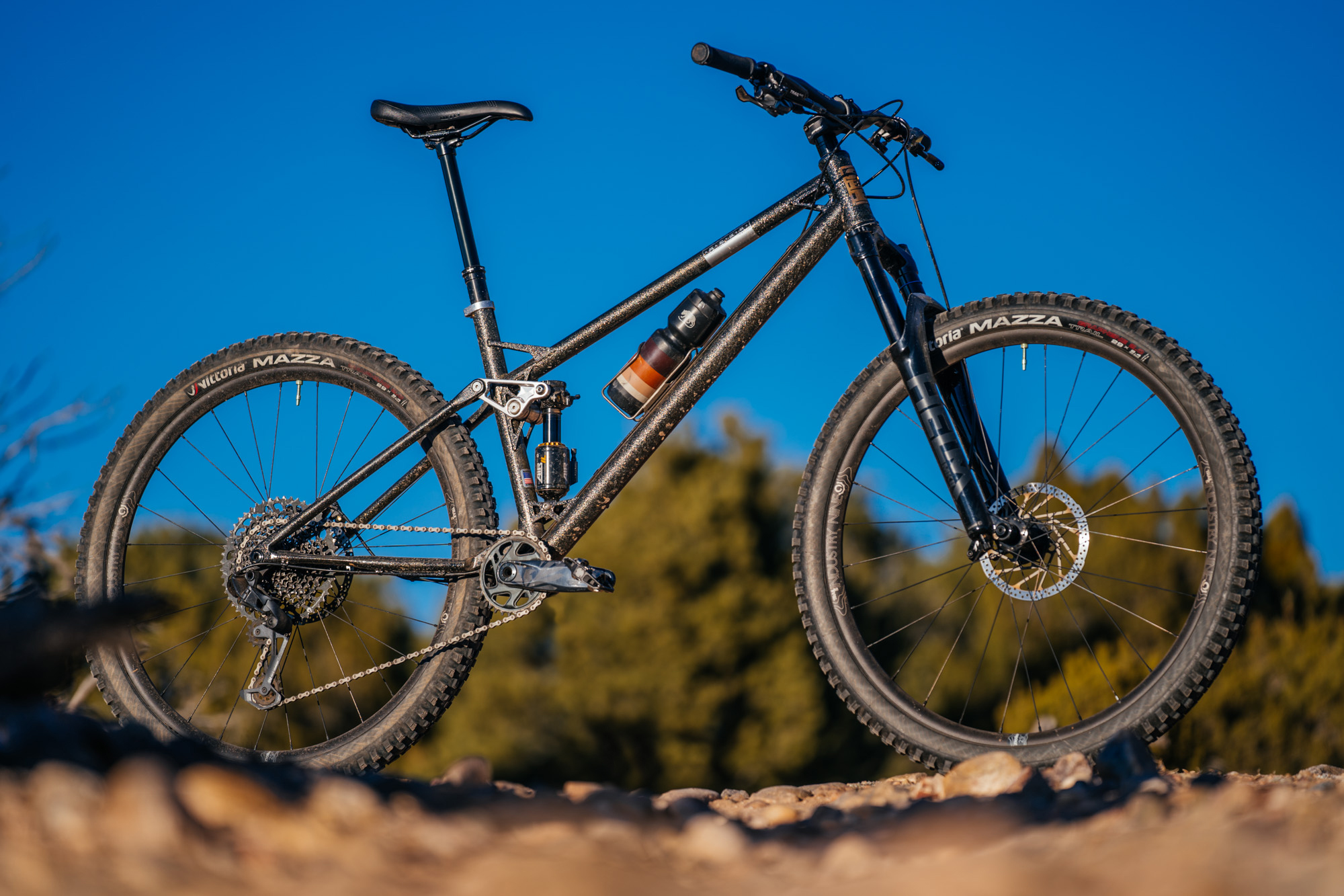 An Evolved Steel Trail Bike: REEB Cycles SST Full Suspension Review ...