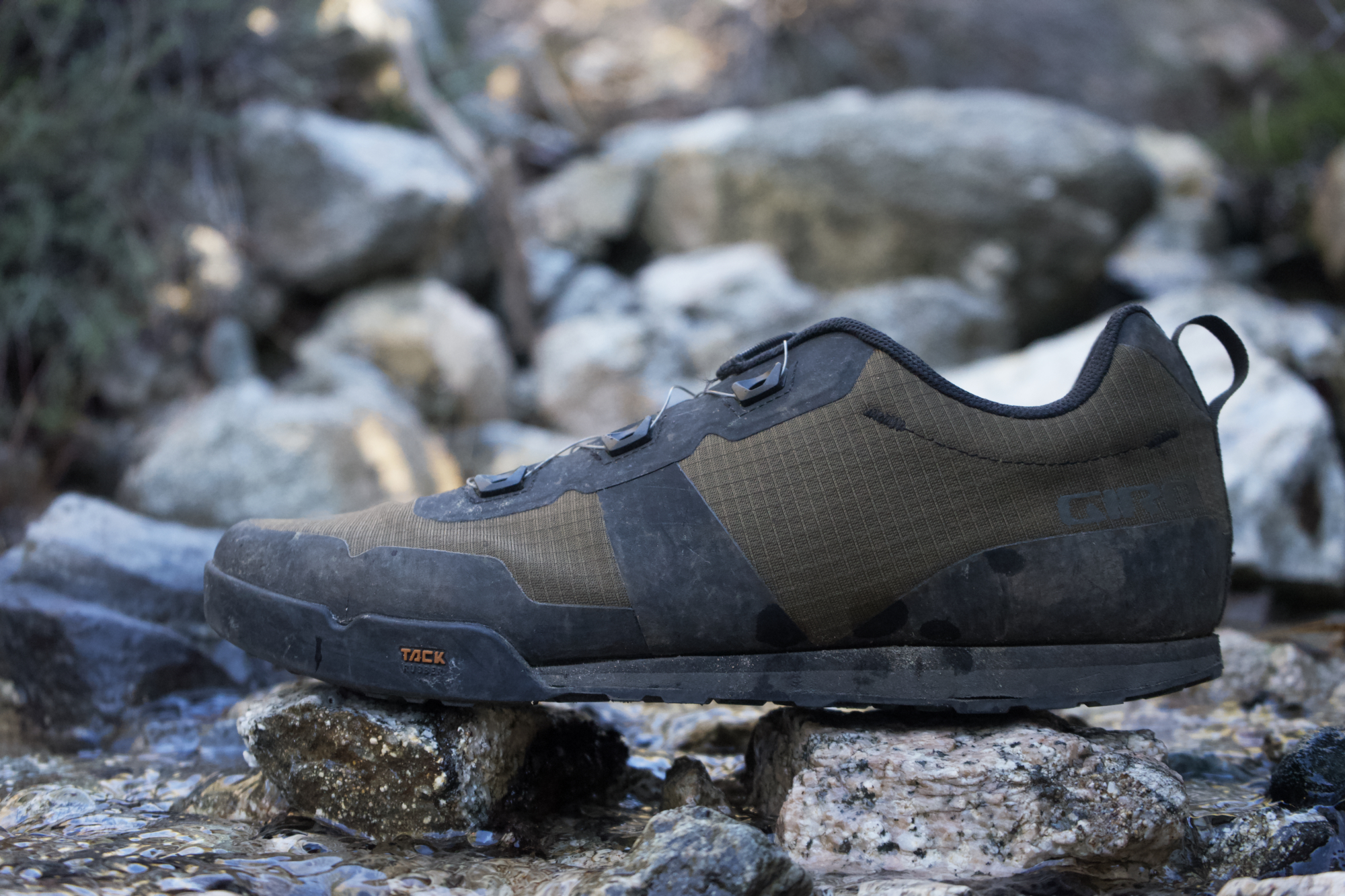 Shell Foot Bike Laces, OUT!: Testing Seven BOA-Equipped Flat-pedal MTB Shoes – Travis ...