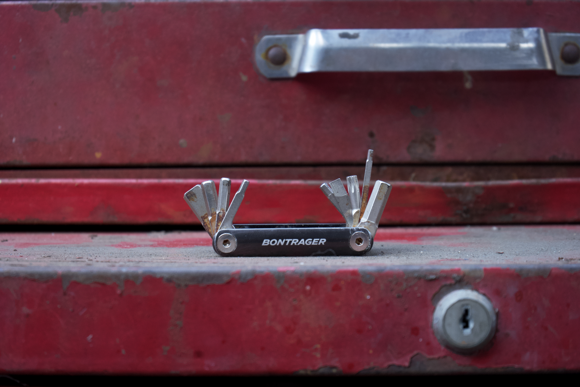 Space Race Why the OneUp EDC Lite and Bontrager BITS Are the Only In