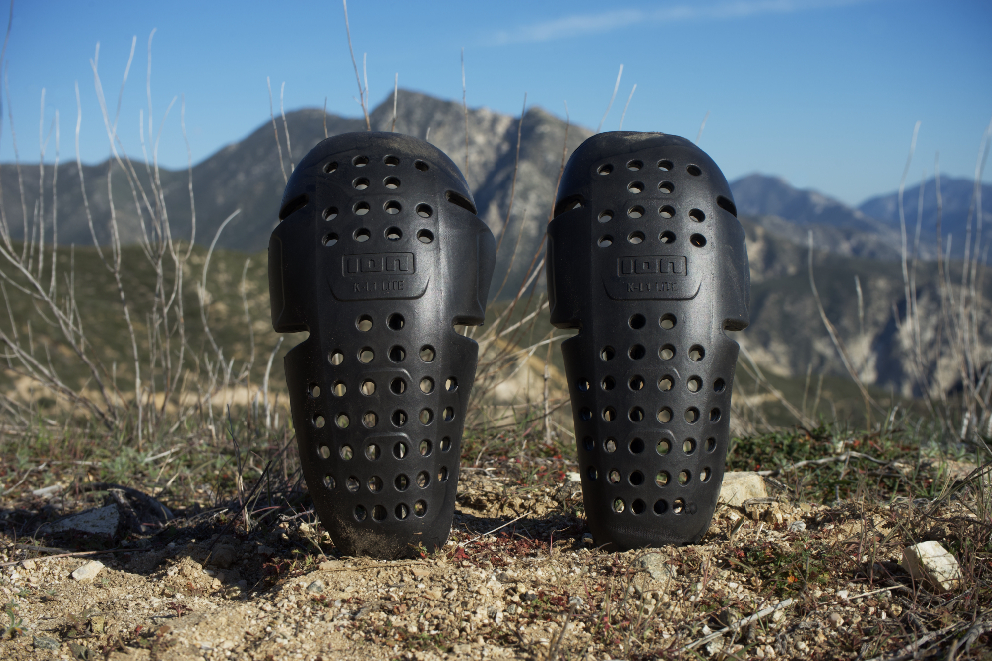 Review: Lightweight ION K-Lite-Zip Knee & E-Lite Elbow Protection Plus Traze Scrub Riding Gear