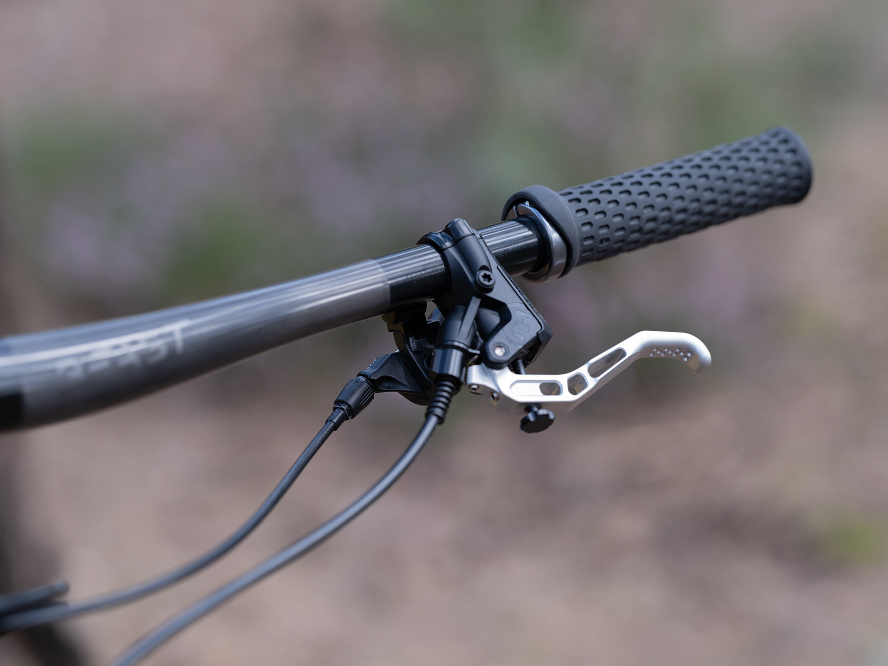 Sour Bicycles SRD Steel Full Suspension Review: A Rolling Prototype ...