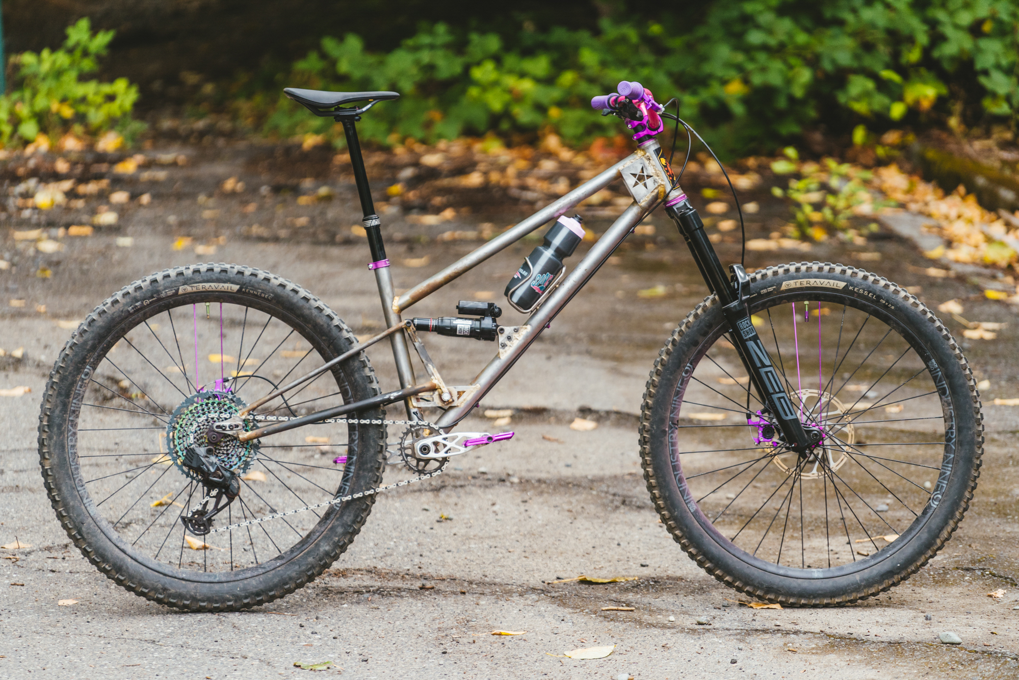 Radical Rigs 01: Dillen Maurer’s “Fall Risk” Custom Full Suspension and ...