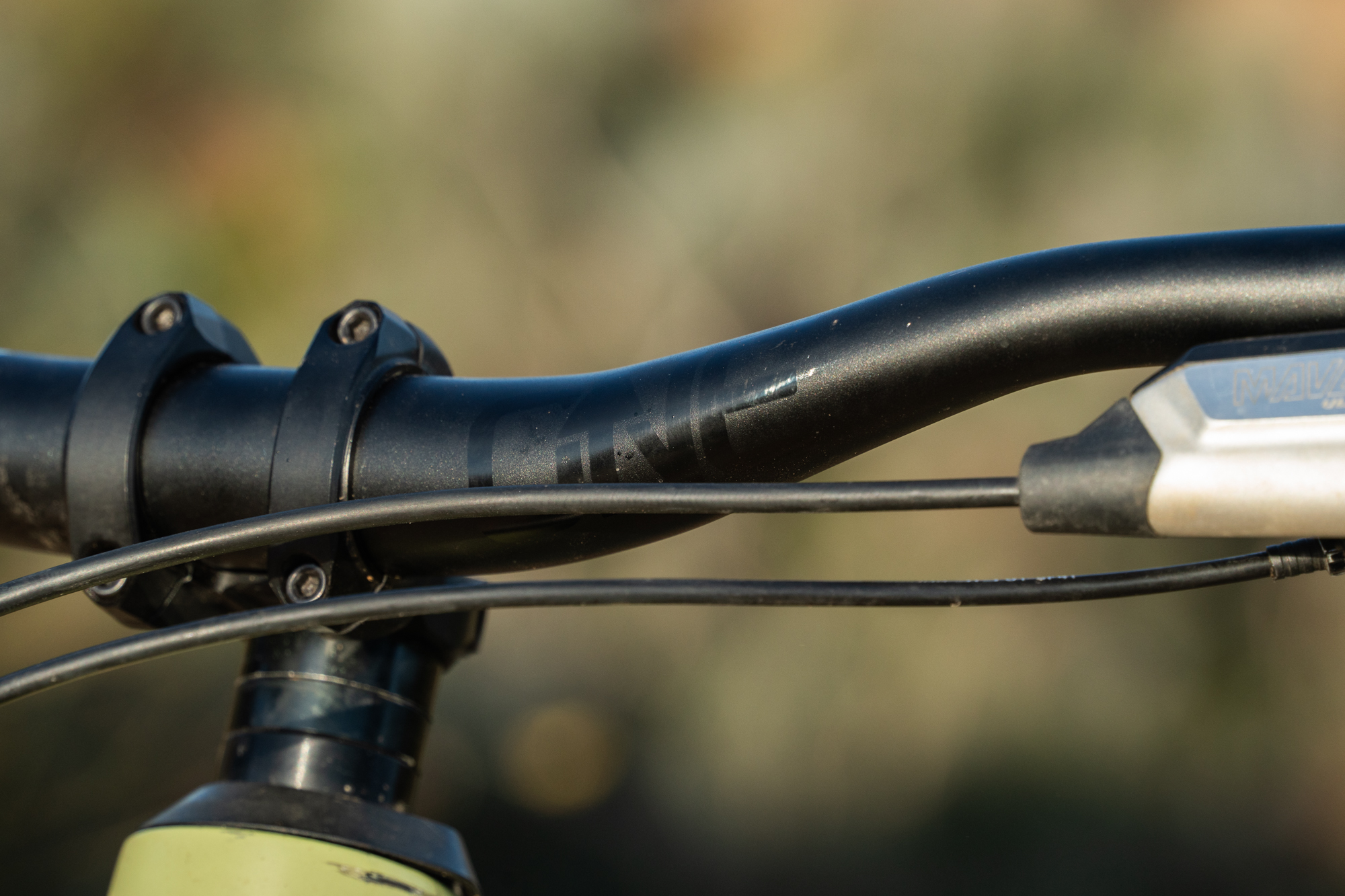 First Impressions: Forge+Bond Prototype Fusion Fiber Handlebar – Travis ...