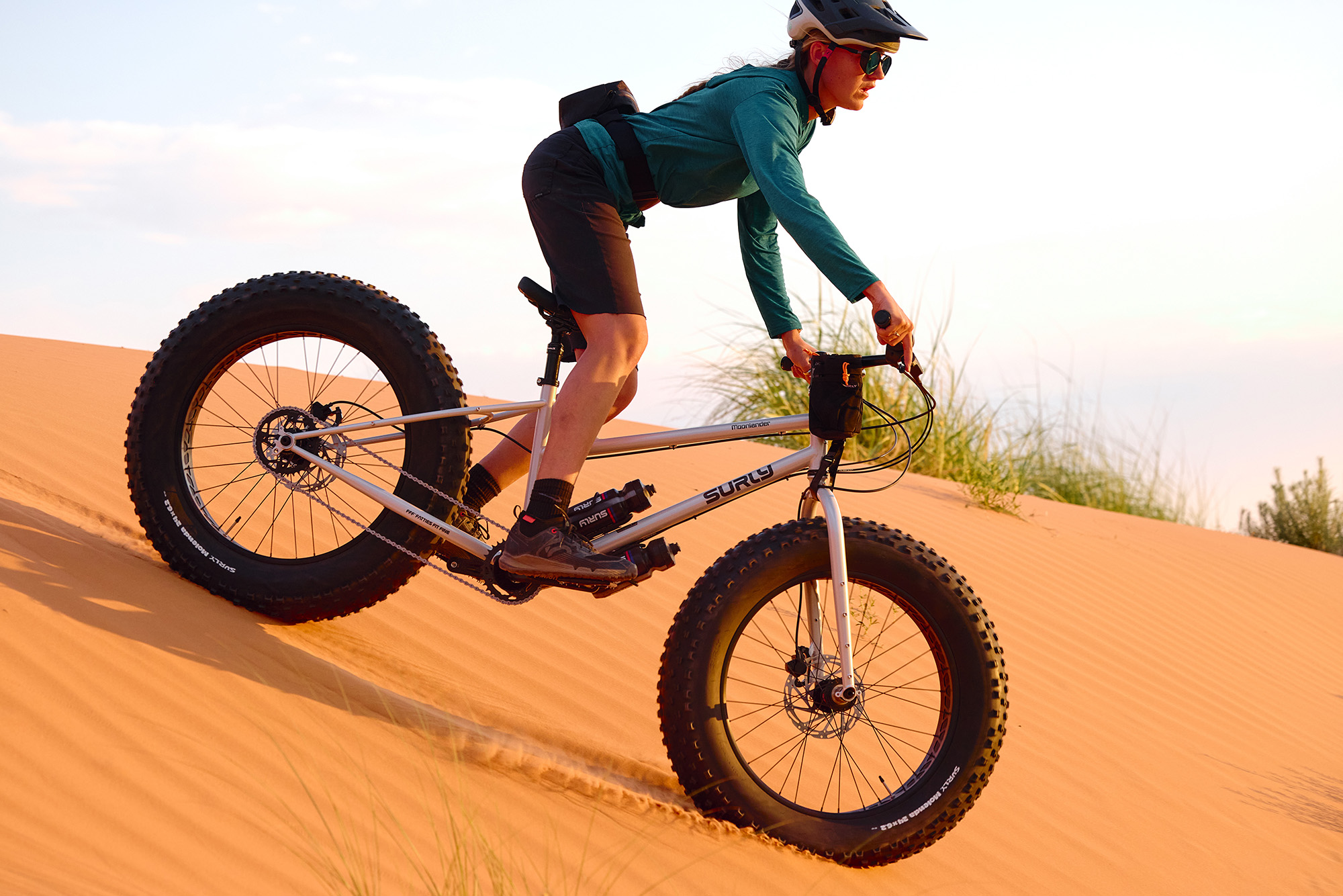 The All-New Surly Moonlander Has 6.2″ Tires and a Pinion Gearbox