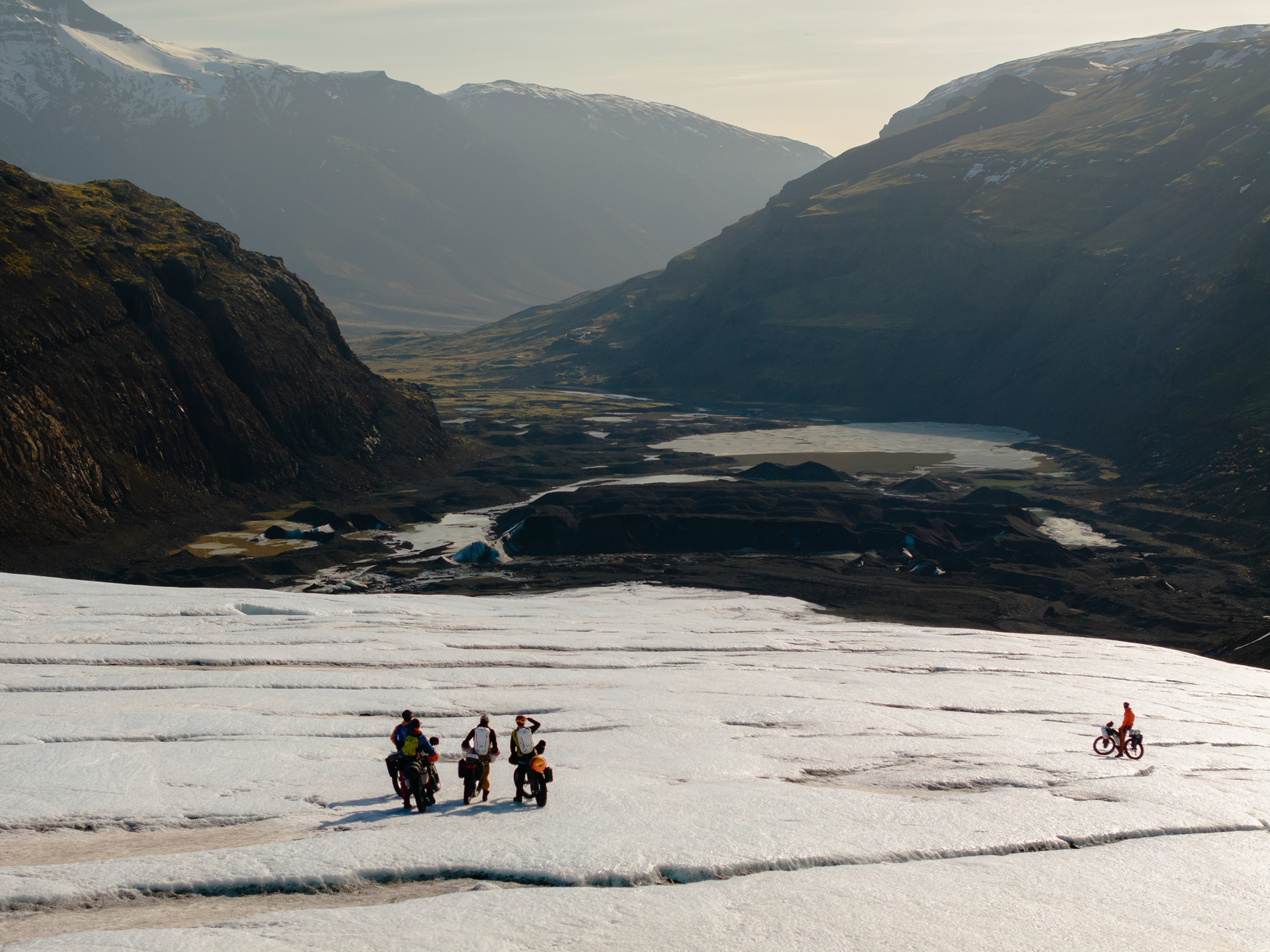 y*o様 LOST IN ICELAND Lost in Iceland – English – Forlagið bókabúð