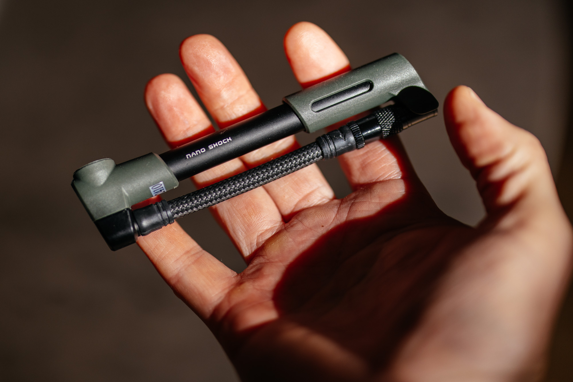 Topeak Nano Shock Pump Review: Stripped Down Functionality – John ...