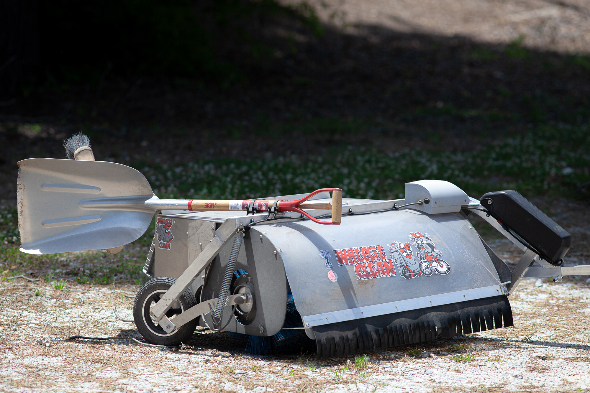 Readers’ Rides: Jared’s Wheelie Clean Omnium e-Cargo Bike Lane Sweeper ...